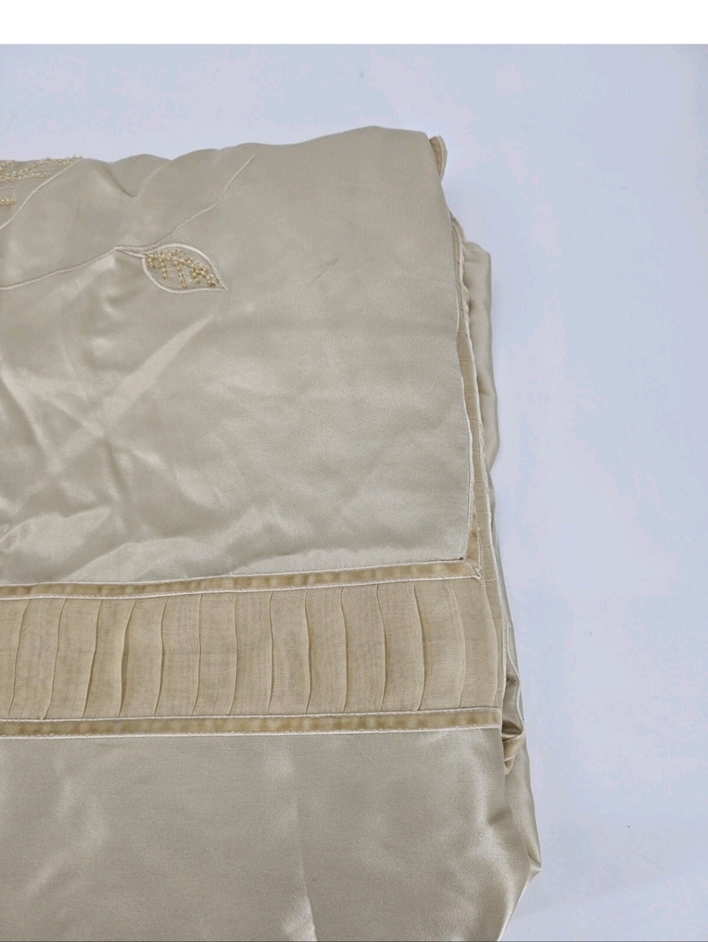 Kumi Kookoon Silk Leaves Embellishments Duvet Cover Beige/gold Queen 92x102 - Picture 11 of 15